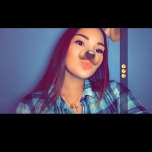 Meet your Posher, Desiree